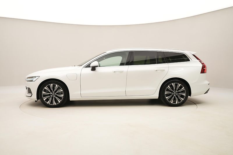 Volvo V60 T6 AWD RECHARGE REZERVACE - fotka 9 z 54