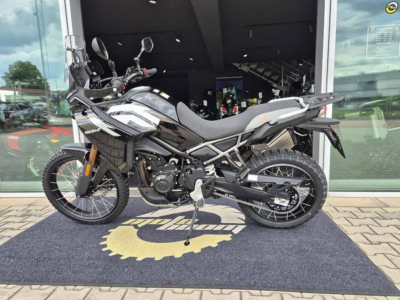 CFMOTO 450 MT-R (2026) - fotka 25 z 78
