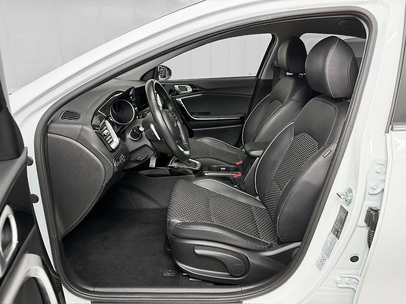 Kia Ceed CRDi 100KW 7DCT EXECUTIVE, LED - fotka 10 z 23