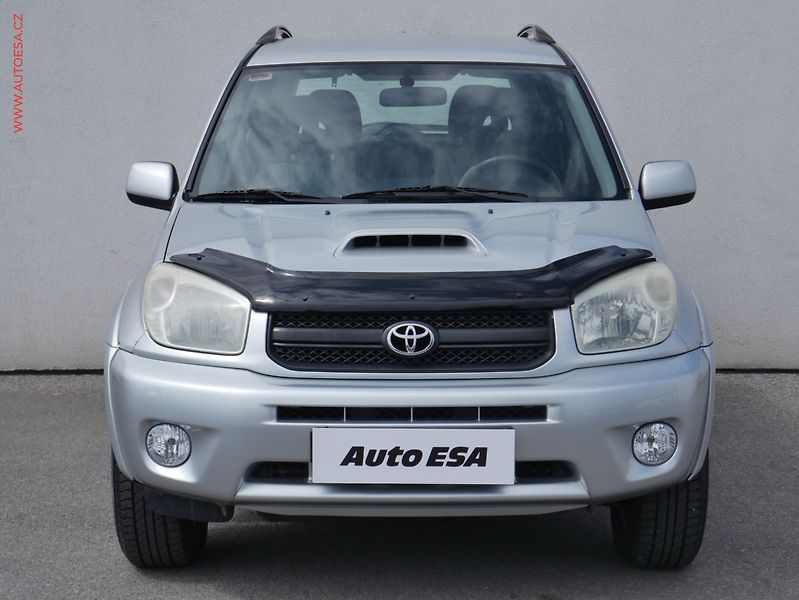 Toyota RAV4 (2005) 2.0 D-4D 4x4, AC, TZ - fotka 2 z 15
