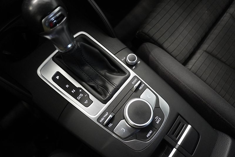 Audi A3 2.0 TFSi 140 kW SPORTBACK  DSG - fotka 17 z 29