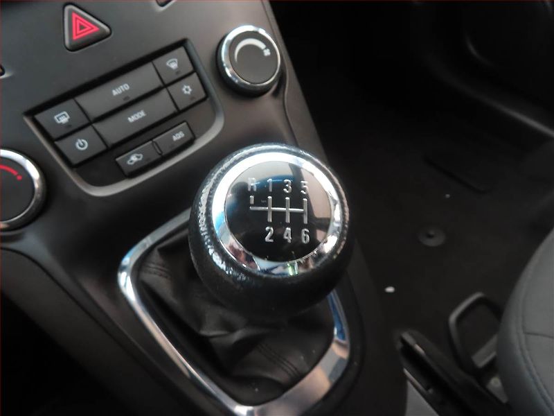Chevrolet Orlando (2013) 1.4 T, 7 míst - fotka 13 z 18