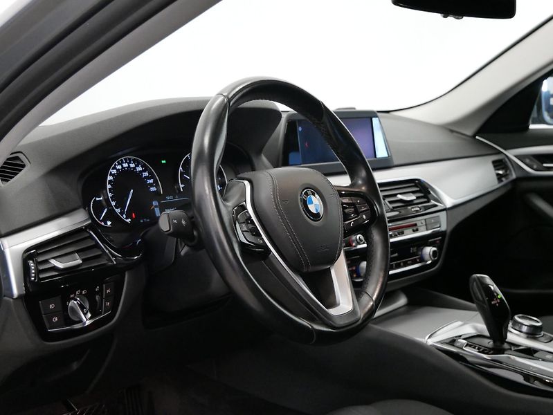 BMW Řada 5 - fotka 14 z 28