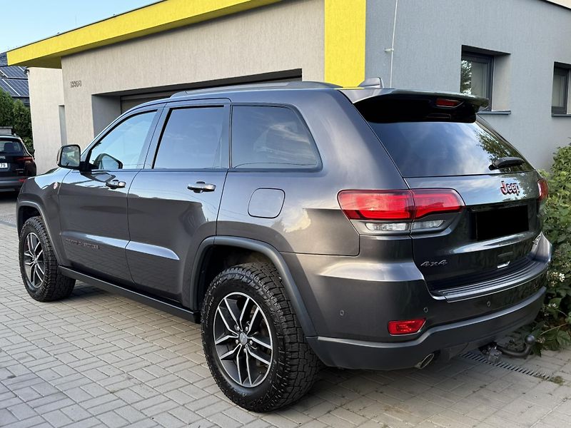 Jeep Grand Cherokee (2017) 3.0CRDi TRAILHAWK! ZAK V ČR!! - fotka 2 z 24