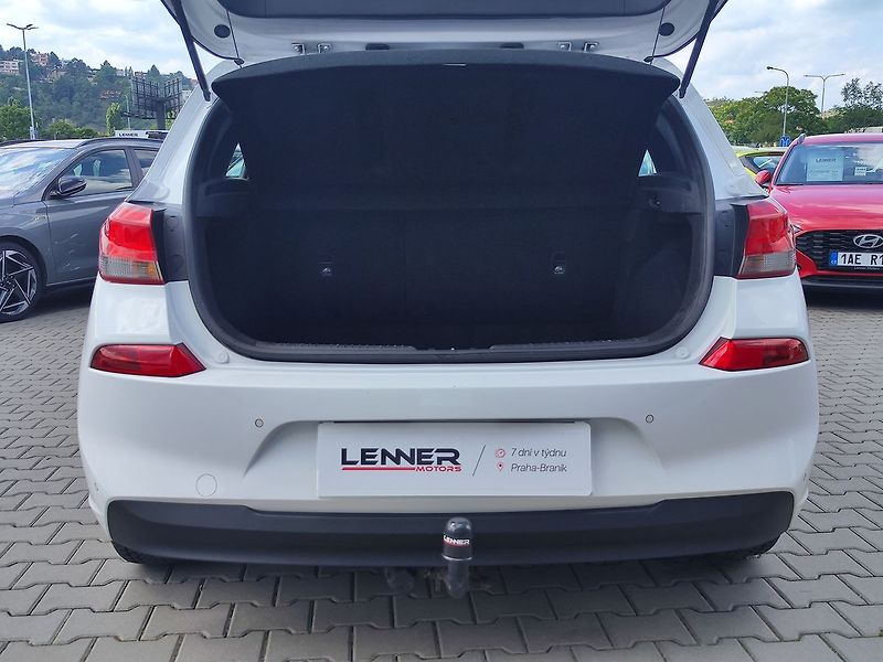 Hyundai i30 1.4i/73kW Trikolor Komfort - fotka 9 z 28