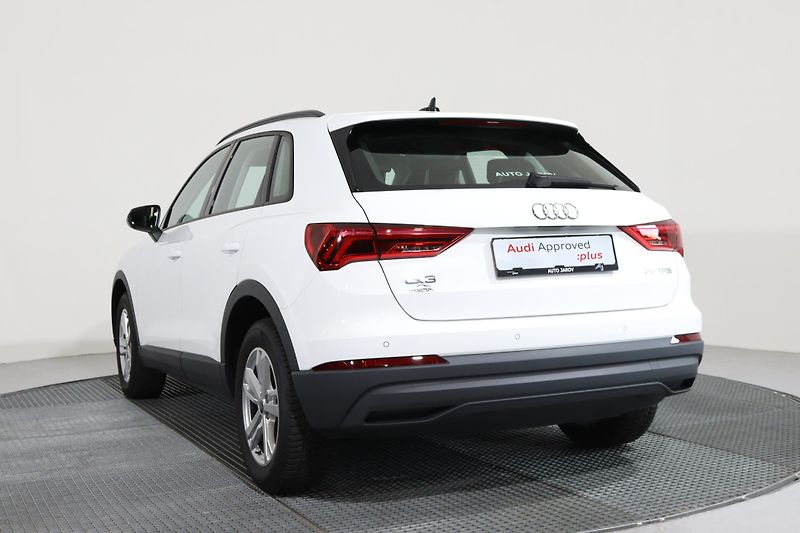 Audi Q3 TFSI 1,5 Stronic - fotka 7 z 26