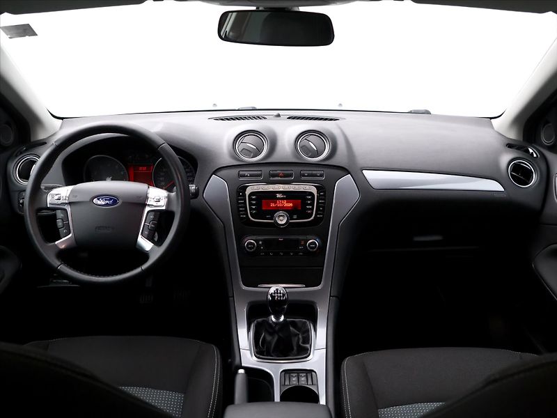 Ford Mondeo 1,6 EB 118kW 1. Maj CZ Tažné - fotka 26 z 33