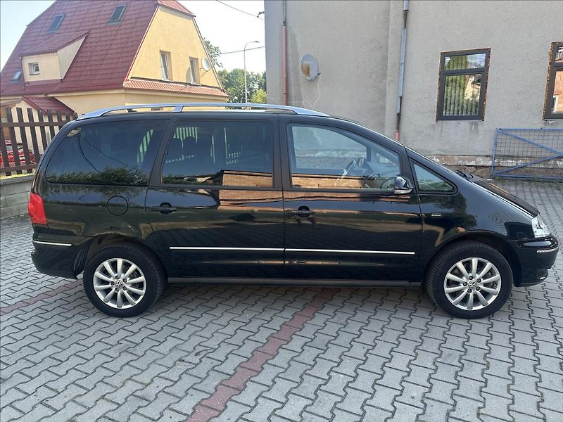 Volkswagen Sharan 1,9 TDI NOVÉ ROZVODY 7.MÍST - fotka 2 z 28