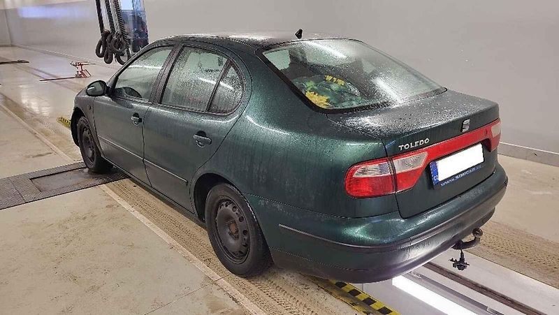 Policisté na autě našli celkem 21 závad, řidiče to stálo zákaz další jízdy, šest bodů a pokutu.