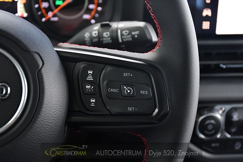 Jeep Wrangler 3.6L AWD RUBICON 4tisKM - fotka 29 z 52