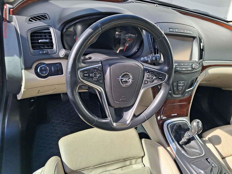 Opel Insignia (2015) 2.0CDTi, 1.maj, Bixen, navi - fotka 13 z 19