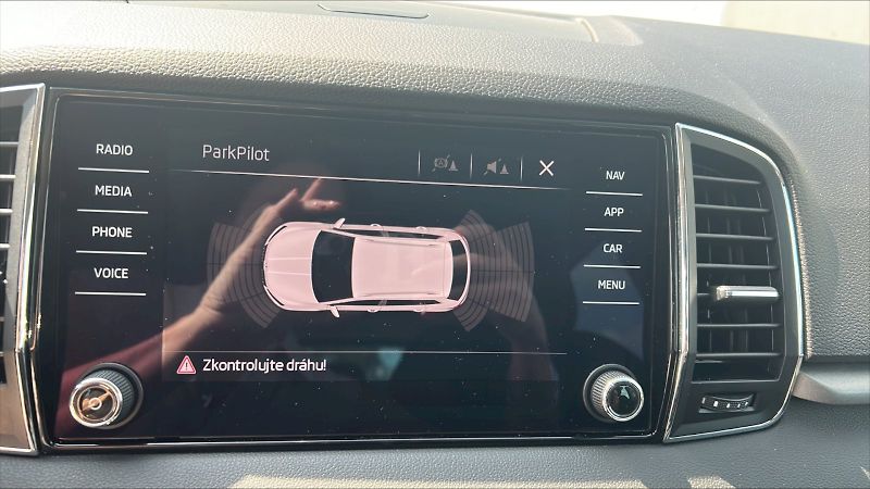 Škoda Karoq (2018) AMBITION TDI 1.6/85KW 6MP - fotka 6 z 24