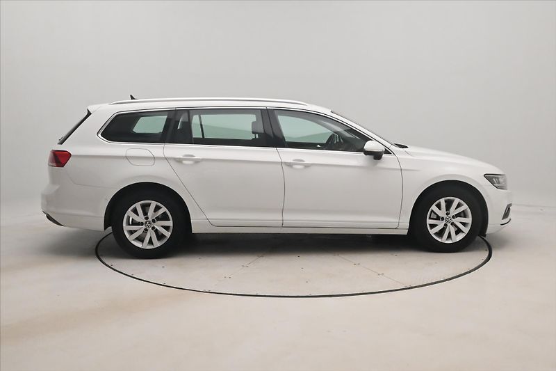 Volkswagen Passat 2,0 TDI 110kW DSG Business Zár - fotka 4 z 31