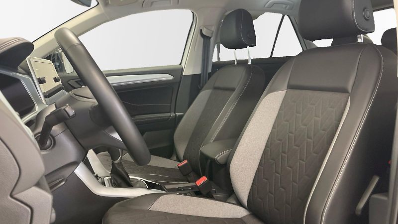 Volkswagen T-Roc (2025) Life GOAL 1.0 TSI 85kW - fotka 10 z 31