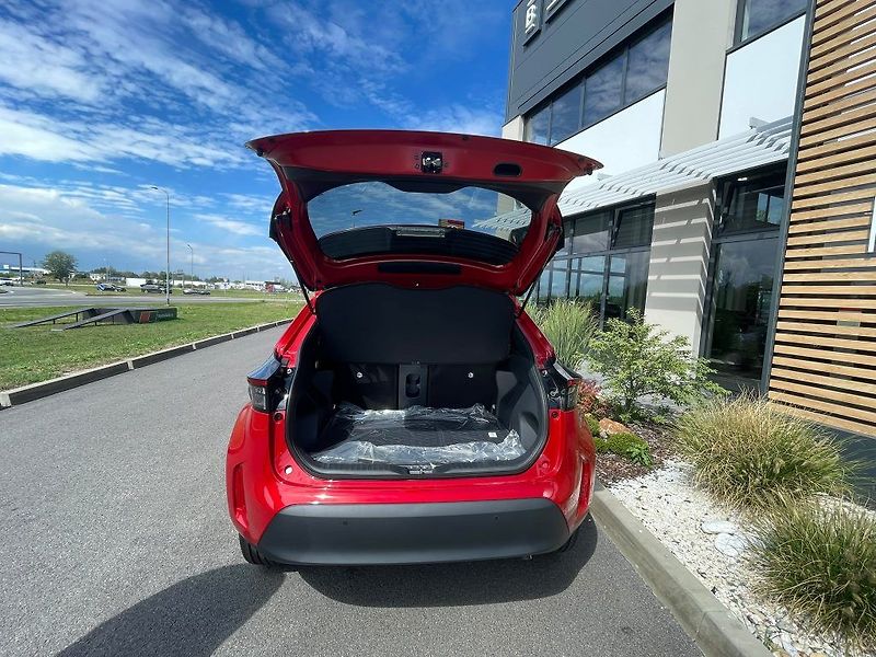 Toyota Yaris Cross 1.5 Hybrid 130k FWD Style - fotka 9 z 27