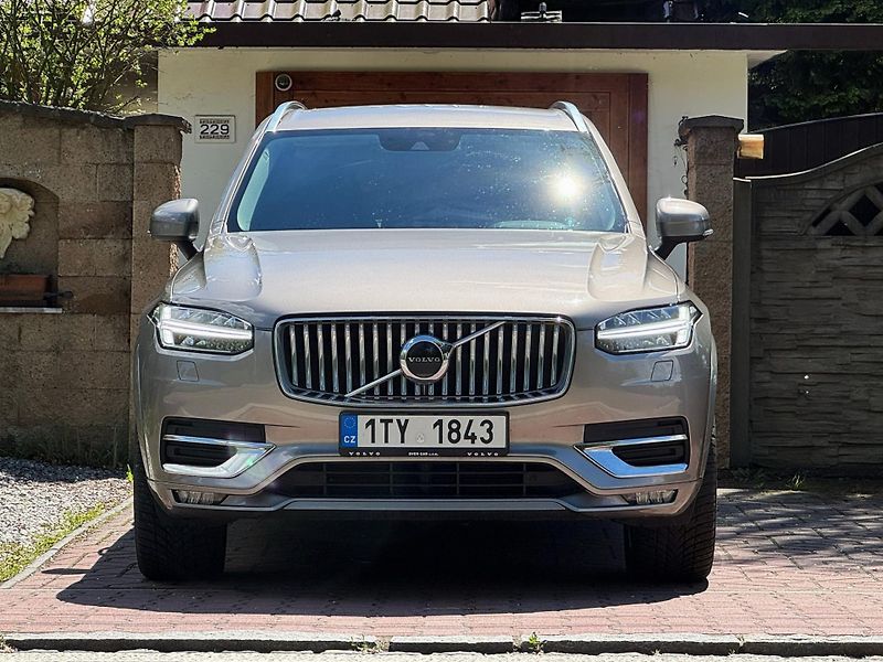 Volvo XC90 (2021) B5 AWD 1.MAJITEL ČR  CRYSTAL - fotka 2 z 27