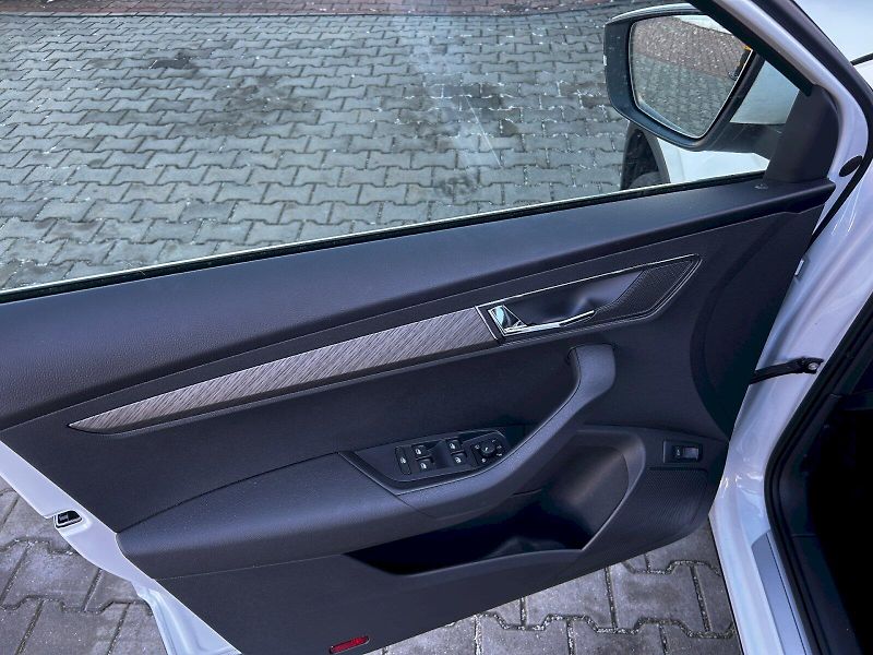 Škoda Karoq (2024) 2.0 TDI 110kW 4x4 DSG Top Sele - fotka 23 z 35