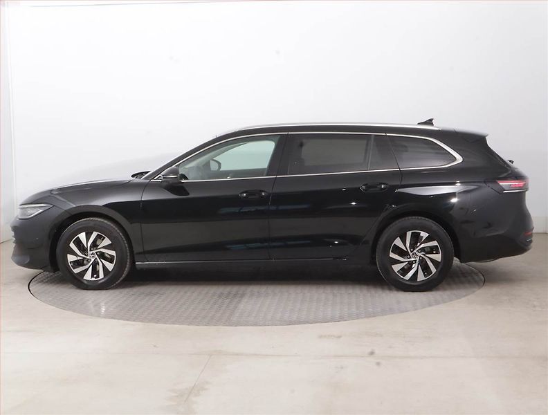 Volkswagen Passat (2024) Business 1.5 eTSI ACT - fotka 3 z 16