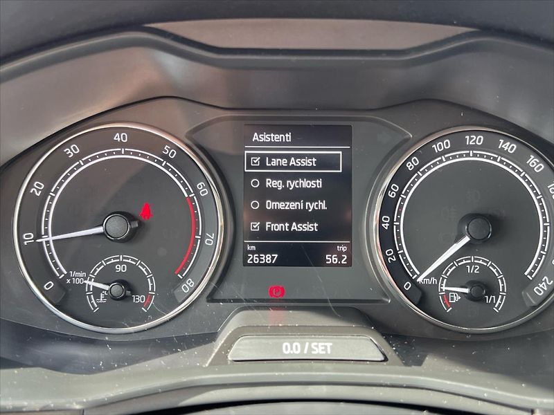 Škoda Scala 1,0 TSi 81kW AMBITION - fotka 16 z 24