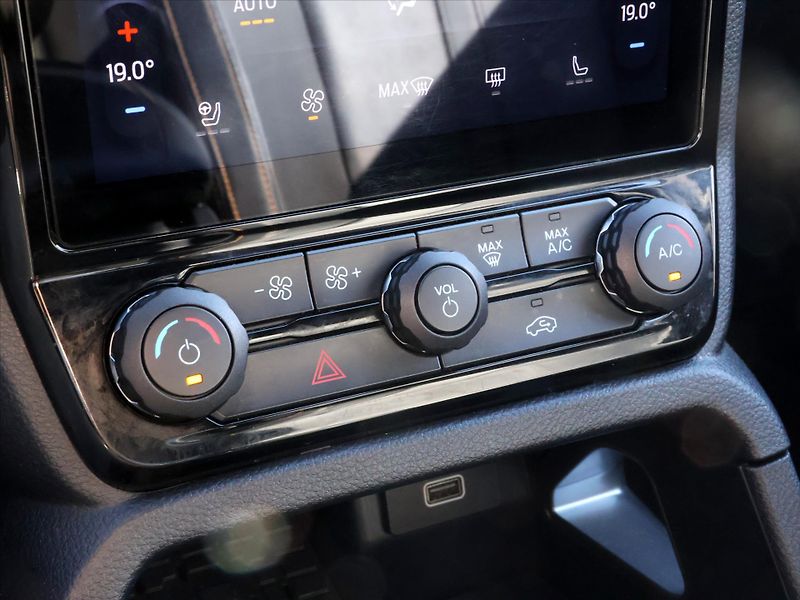 Ford Ranger 3,0 V6 TDI Aut. Wildtrak DPH C - fotka 26 z 37