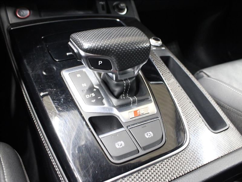 Audi SQ5 3,0 TDI S-line FULL 1.maj. CZ - fotka 28 z 35