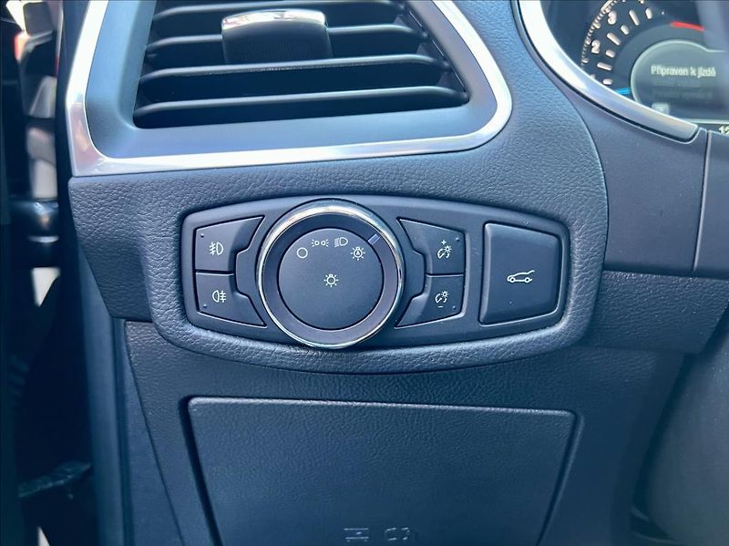 Ford Galaxy 2,0 TDCi  TITANIUM 7-míst záru - fotka 44 z 48