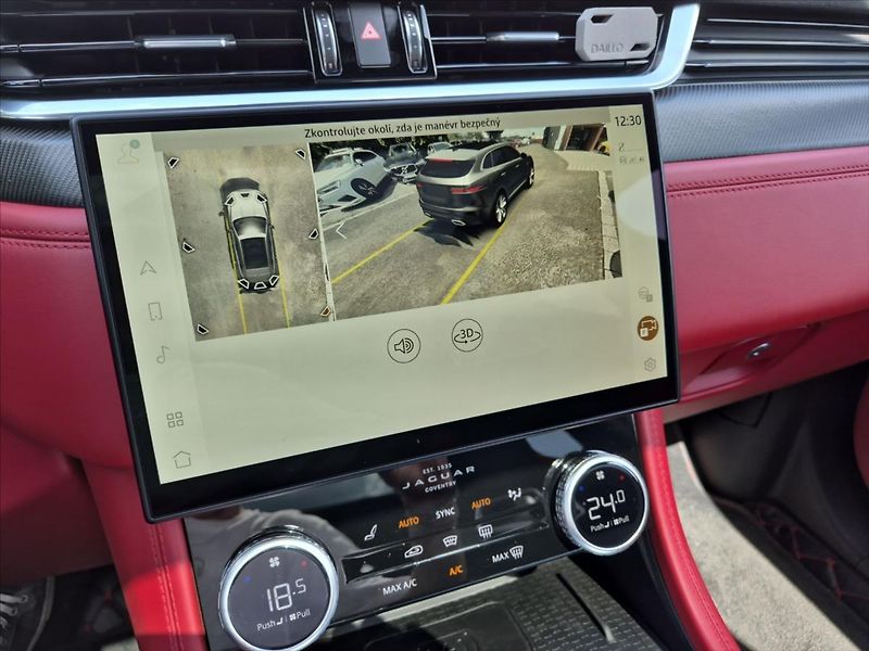 Jaguar F-Pace 5,0 V8 AWD SVR 405 kW - fotka 16 z 20