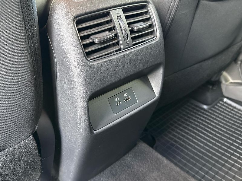 Nissan Qashqai MHEV N-Connecta - fotka 22 z 27