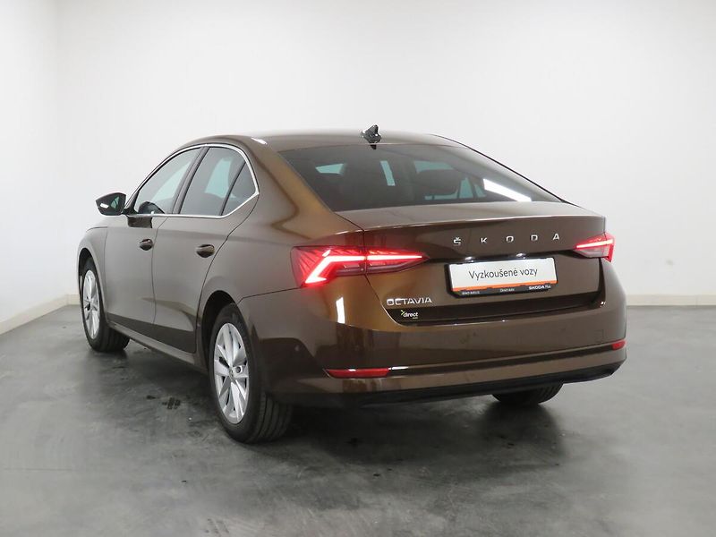 Škoda Octavia - fotka 7 z 25