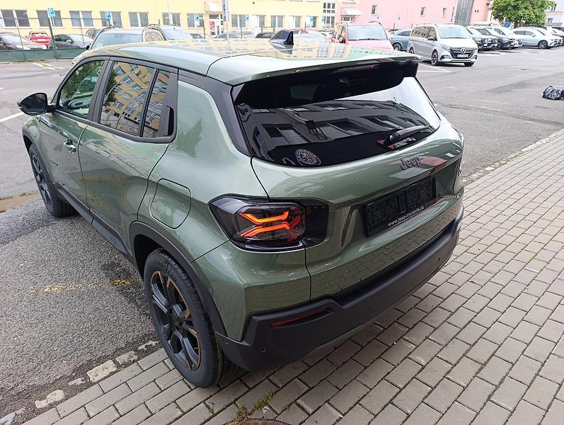 Jeep Avenger (2026) 85th Anniversary 1,2 e-Hybrid - fotka 17 z 47