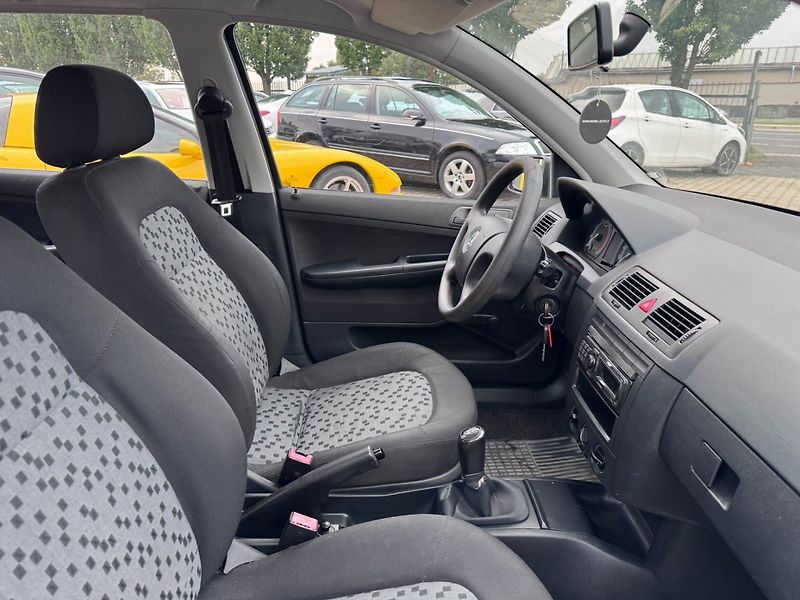 Škoda Fabia (2005) 1,2 HTP 40 KW STK - fotka 35 z 47