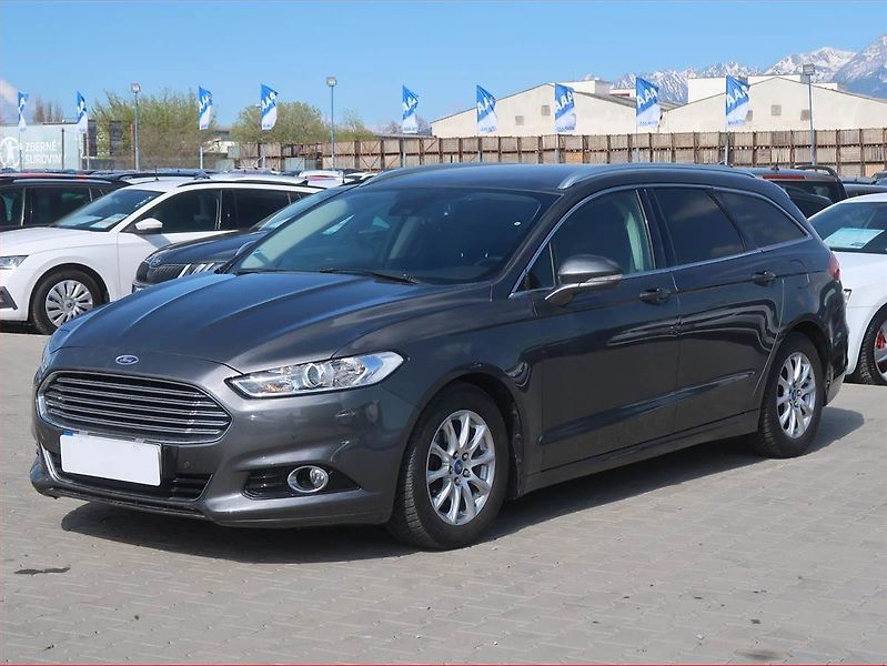 Ford Mondeo (2015) 1.5 TDCi, Navi, Tempomat - fotka 2 z 18