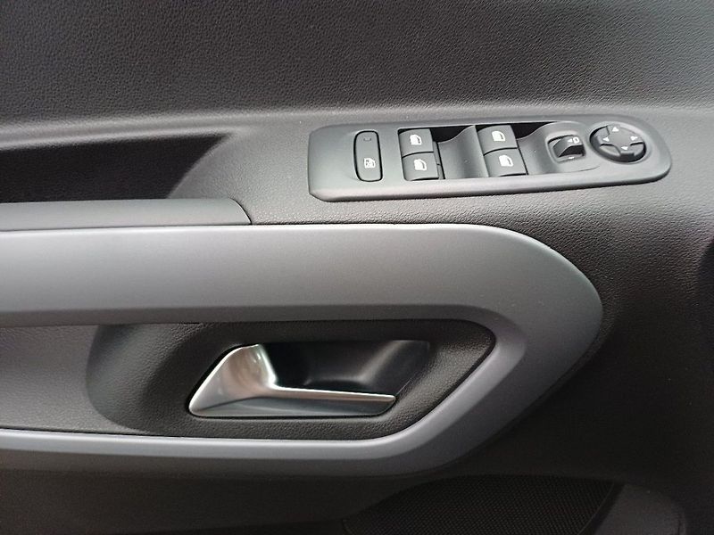 Citroën Berlingo PLUS PROFI Petrol 110k Manual - fotka 20 z 40