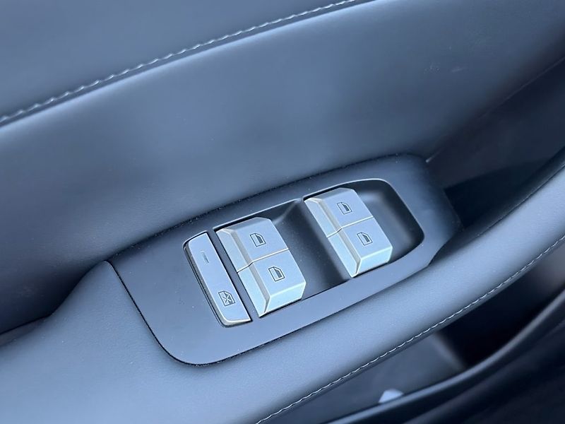 MG MGS5 EV (2026) S5 EV Emotion 49kWh - fotka 18 z 20