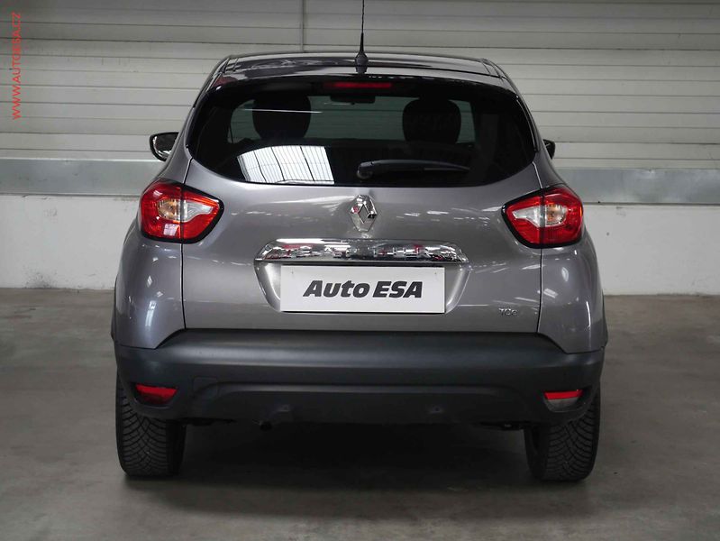 Renault Captur (2015) 1.2 TCe, AT, navi - fotka 5 z 20