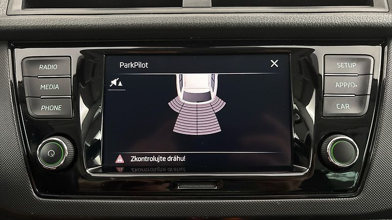 Škoda Fabia 1.0 TSI Black Combi - fotka 12 z 24