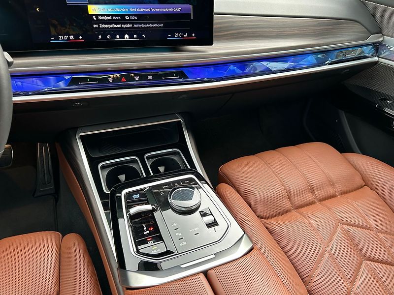 BMW Ostatní i7 xDrive 60 TV TOP 2025 - fotka 42 z 44