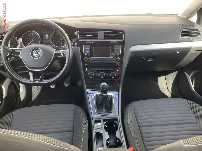 Volkswagen Golf (2015) 1.2 TSi, CUP, výhřev sed - fotka 8 z 17