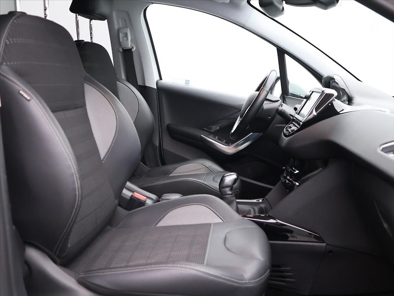 Peugeot 2008 1,6 HDI 73kW CZ - fotka 11 z 29