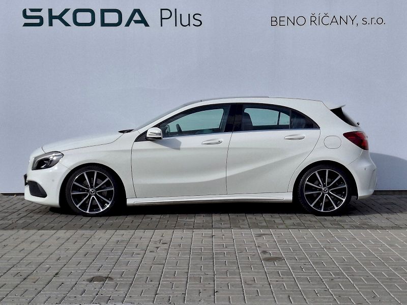 Mercedes-Benz Třídy A (2017) AMG Automat 4 Matic 2,0i 135kW - fotka 3 z 35
