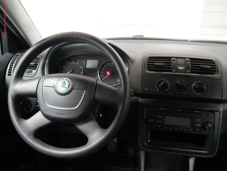 Škoda Fabia (2012) 1.2, 2.maj,ČR, AC, temp - fotka 13 z 16