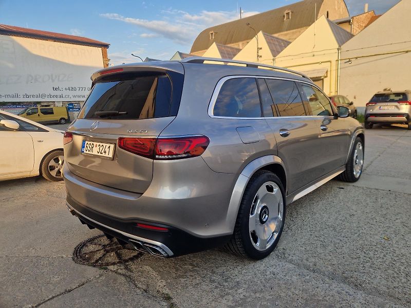Mercedes-Benz GLS (2021) AMG GLS63 4MATIC+ V8, 612 koní - fotka 5 z 8