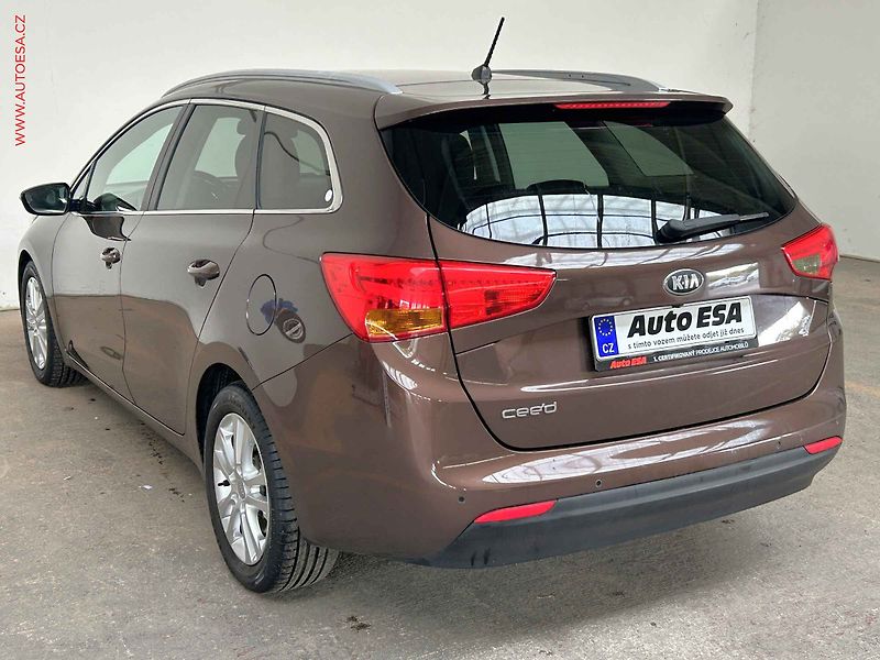 Kia Ceed (2013) 1.6GDi 99 kW, ČR, AAC, tempo - fotka 6 z 16