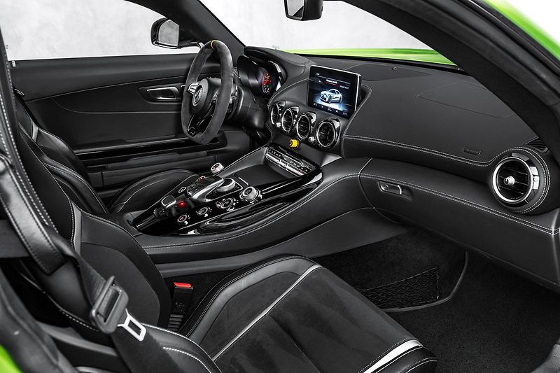 Mercedes-Benz AMG GT Keramiky, performance, kamera - fotka 18 z 27