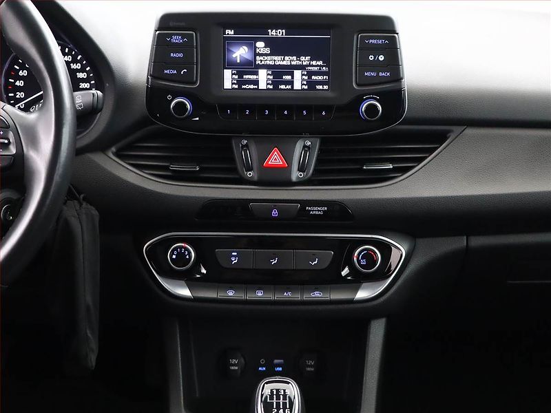 Hyundai i30 (2017) 1.0 T-GDI, Serv.kniha - fotka 10 z 14