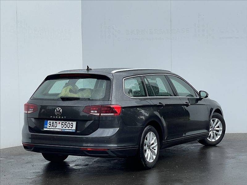 Volkswagen Passat Variant 2,0 TDI DSG Business TAŽNÉ+ACC - fotka 3 z 22