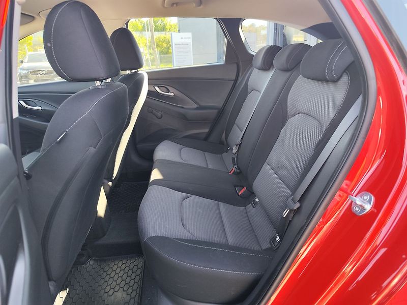 Hyundai i30 1.0 T-GDi/88kW Start Plus - fotka 11 z 27