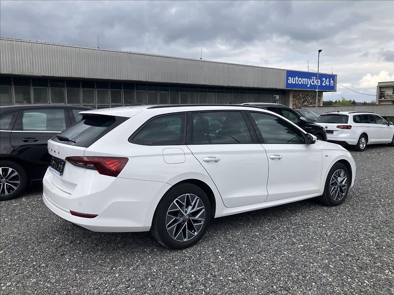 Škoda Octavia 2,0 TAŽNÉ,MATRIX-BEAM,COLUMBUS - fotka 6 z 40