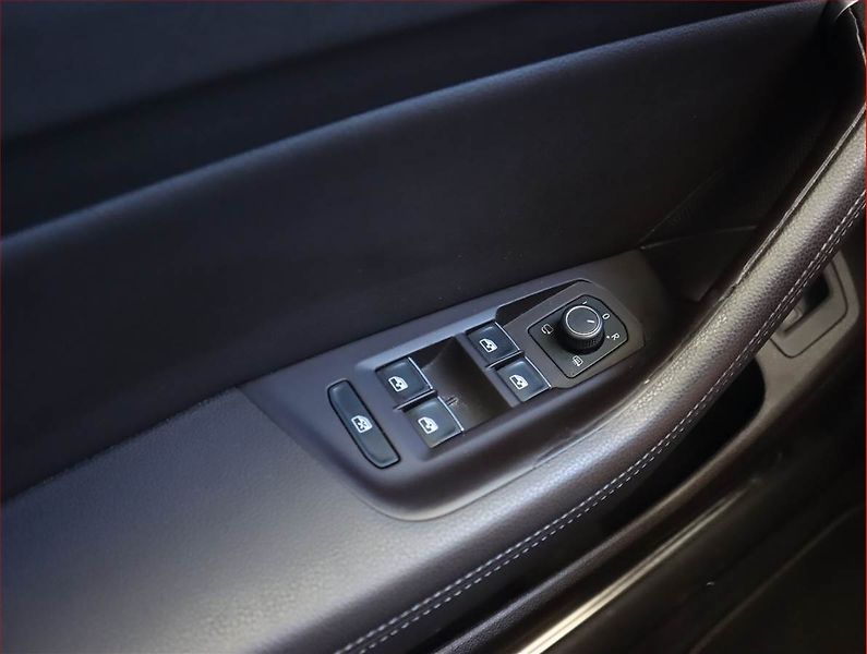 Volkswagen Passat (2016) 2.0 TDI, Automat, Serv.kniha - fotka 21 z 22
