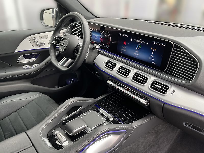Mercedes-Benz GLE 300d 4MATIC AMG Line Airmatic - fotka 19 z 21
